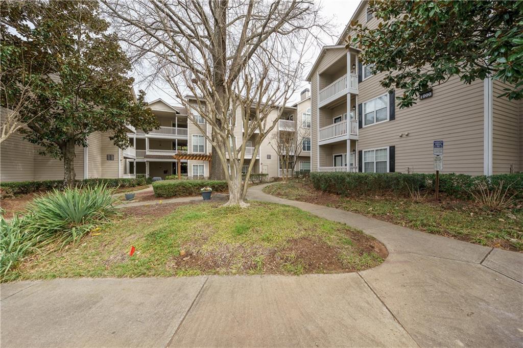 1250 Parkwood Circle SE Unit 1211