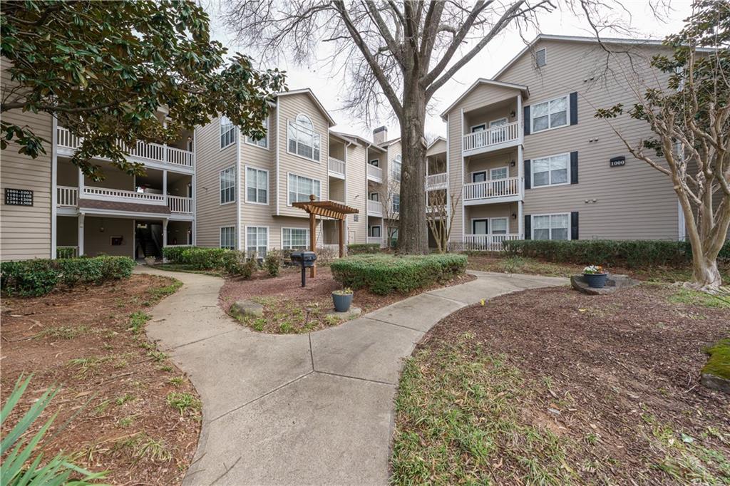 1250 Parkwood Circle SE Unit 1211
