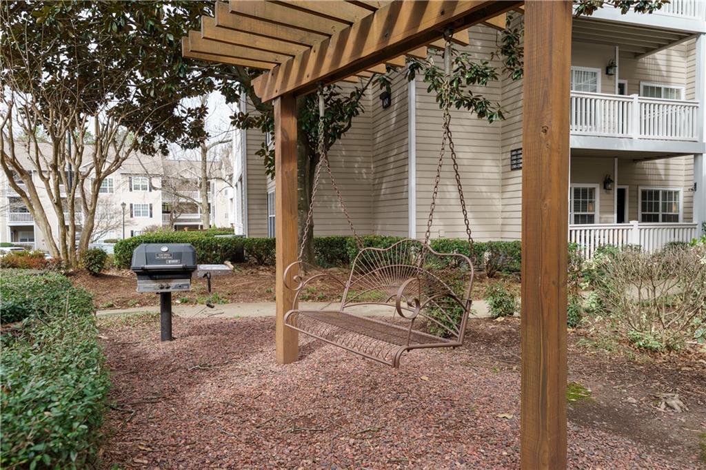 1250 Parkwood Circle SE Unit 1211