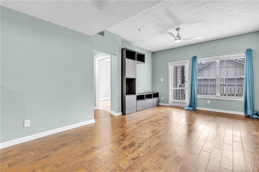 1250 Parkwood Circle SE Unit 2007