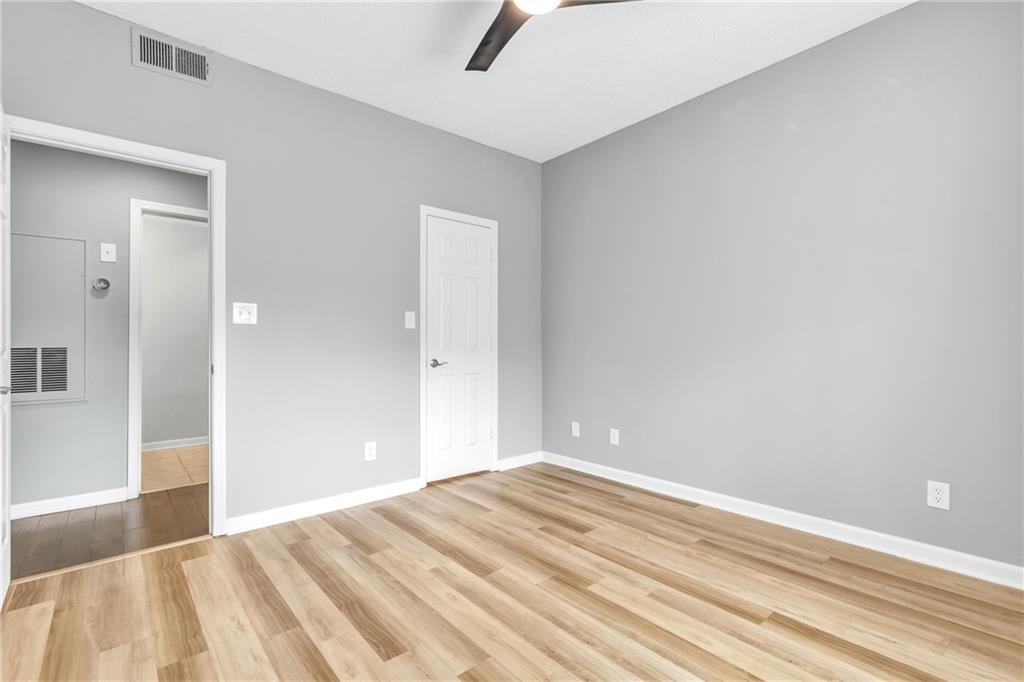 1250 Parkwood Circle SE Unit 2007