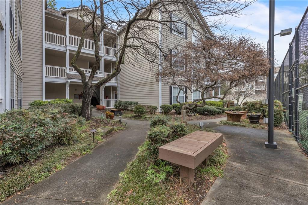 1250 Parkwood Circle SE Unit 2007