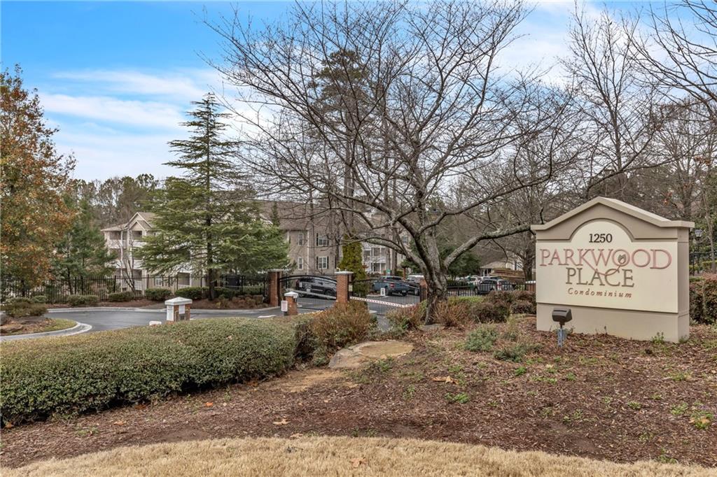 1250 Parkwood Circle SE Unit 2007