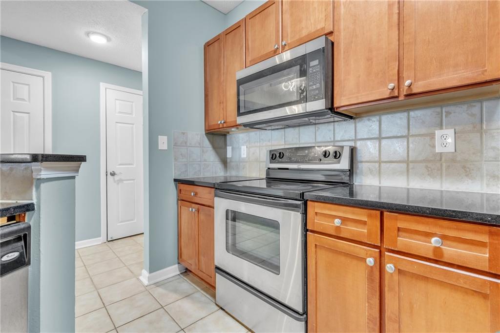 1250 Parkwood Circle SE Unit 2007
