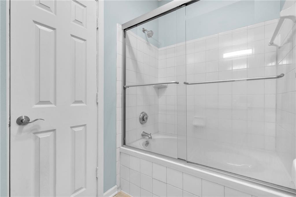 1250 Parkwood Circle SE Unit 2007