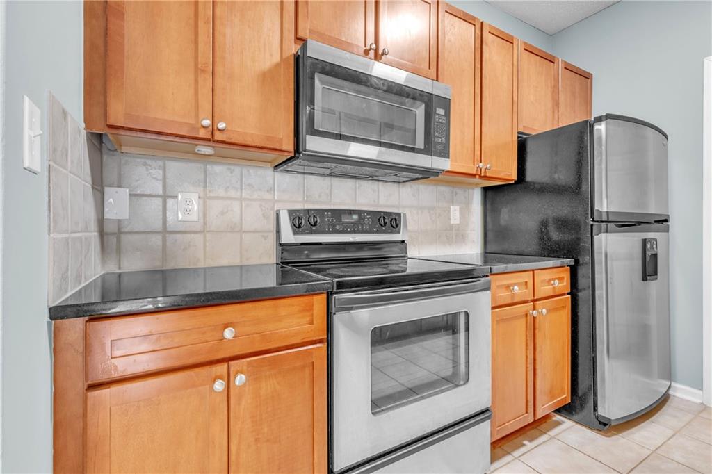 1250 Parkwood Circle SE Unit 2007