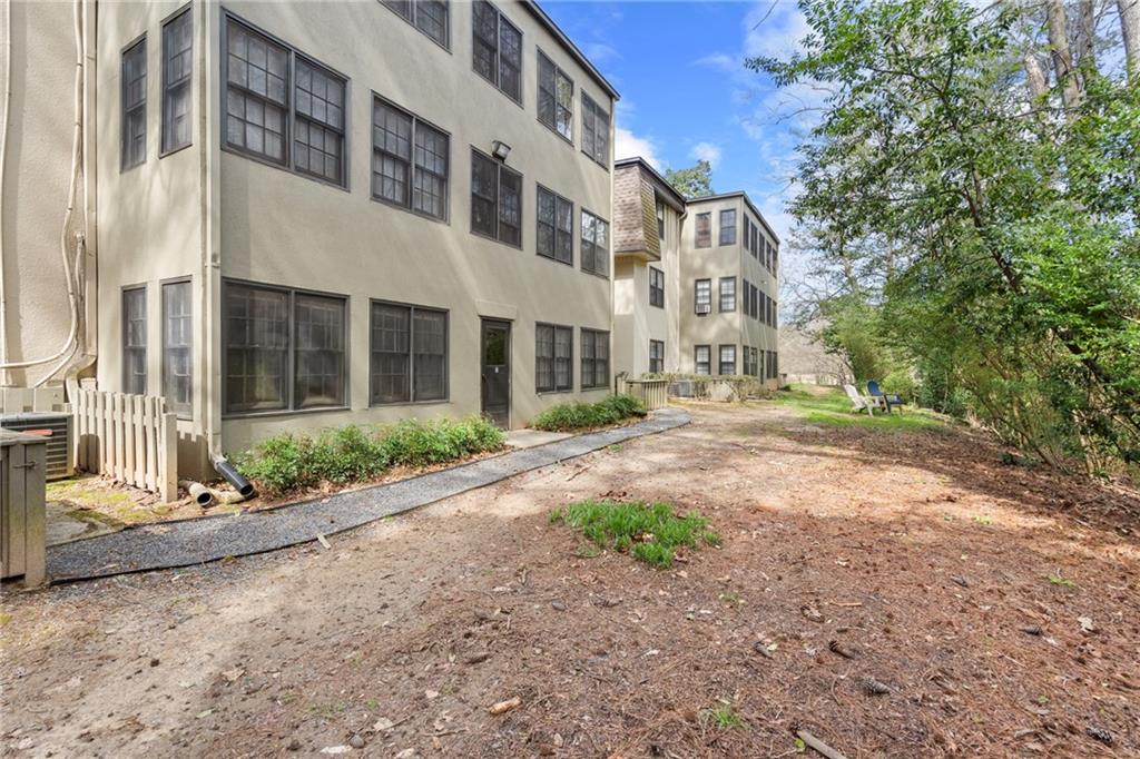50 Monet Court NW