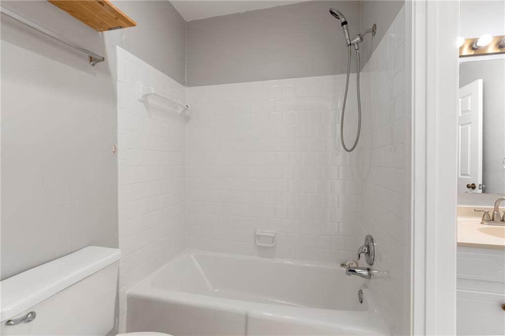 50 Monet Court NW