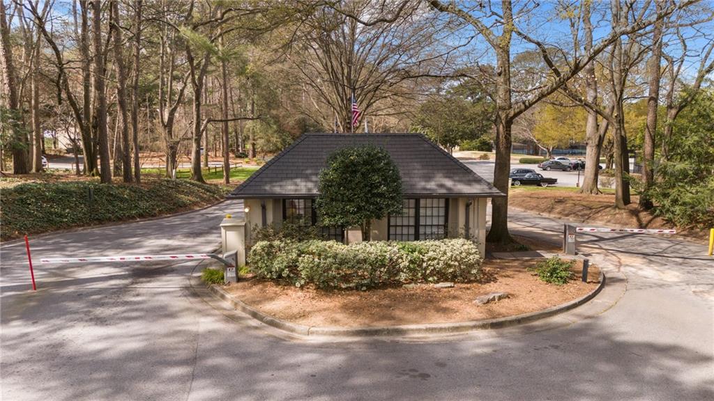 50 Monet Court NW
