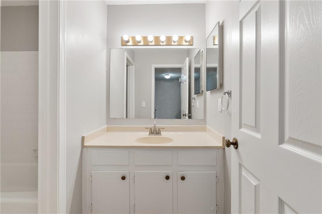 50 Monet Court NW