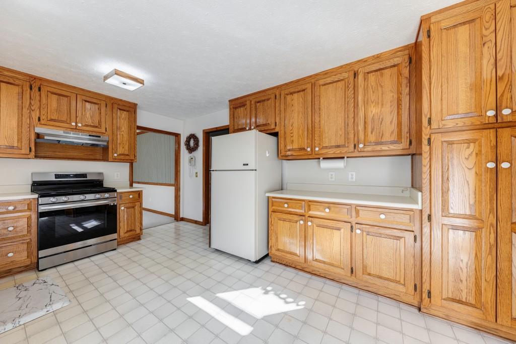 398 Hunters Court
