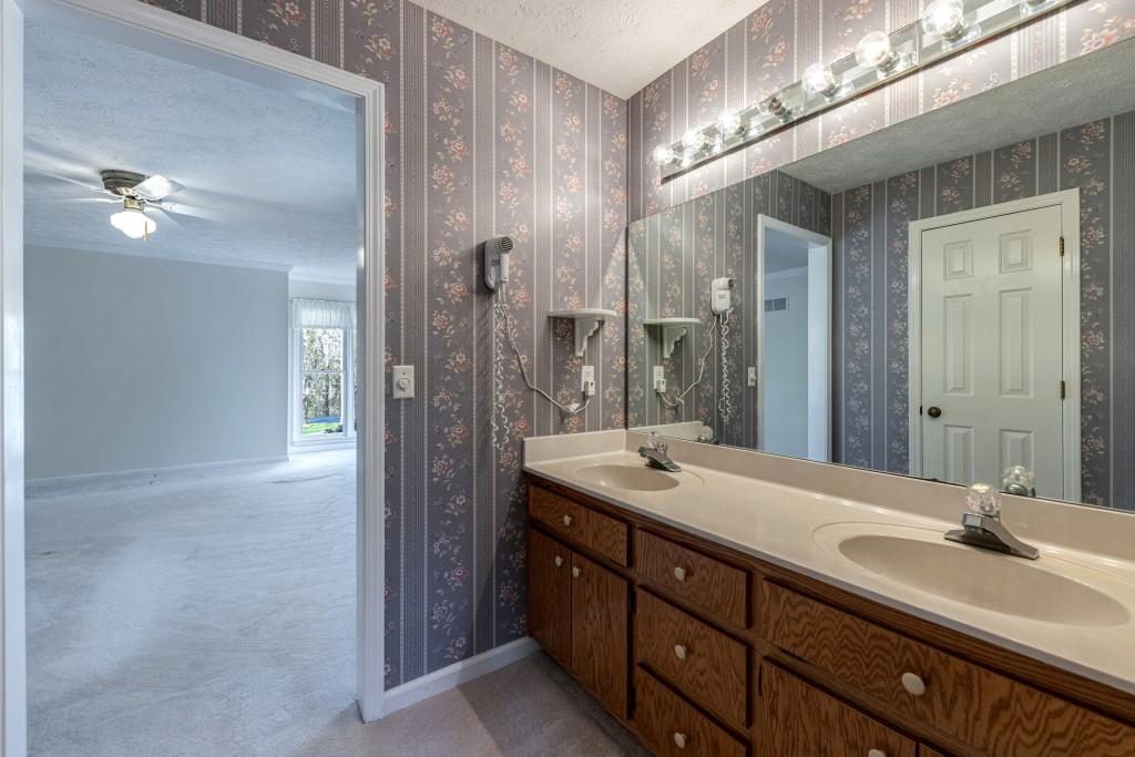 398 Hunters Court