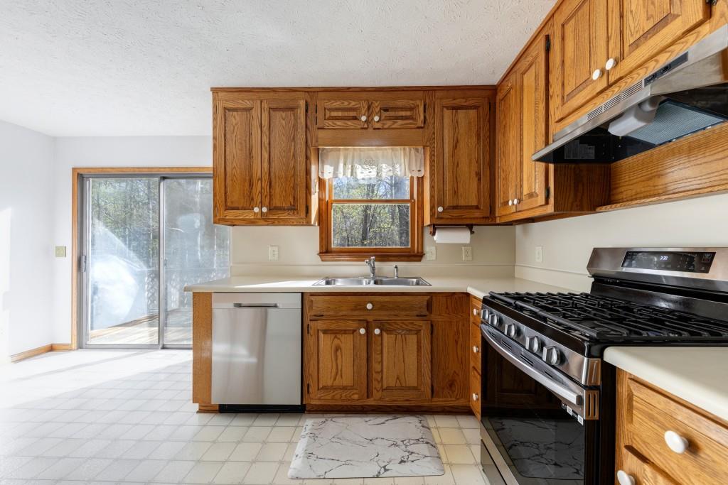 398 Hunters Court