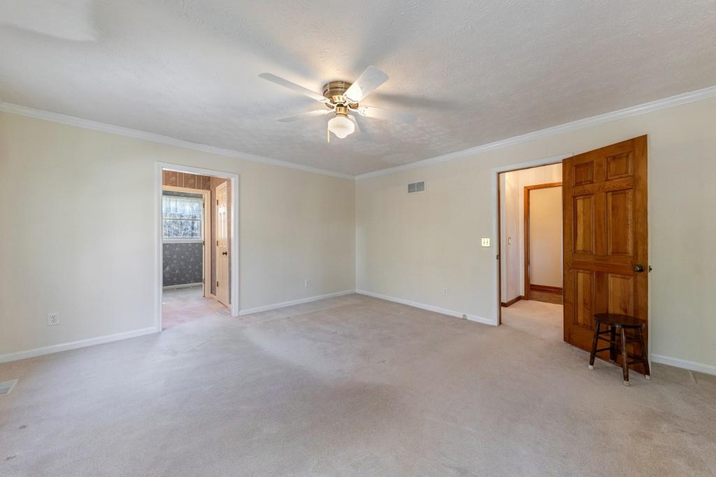 398 Hunters Court