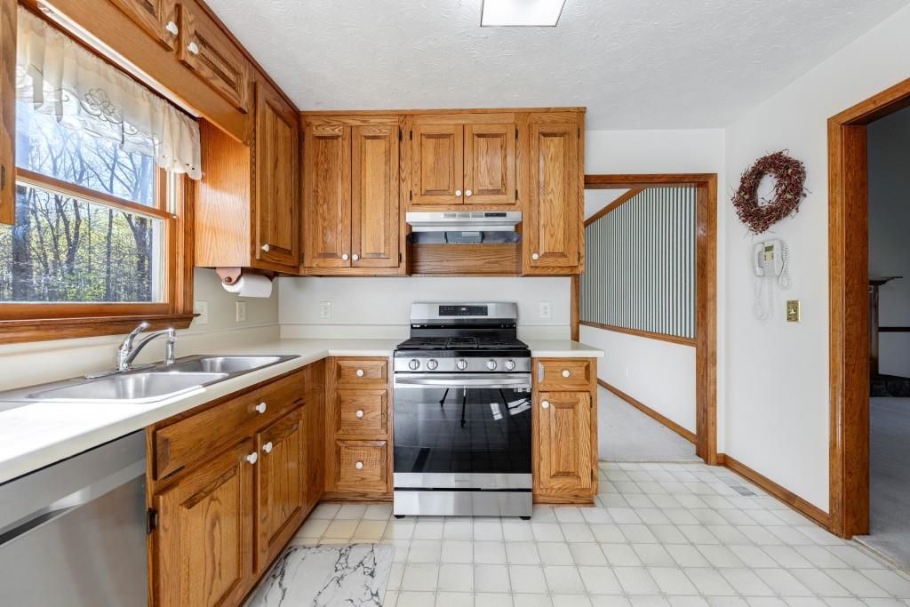 398 Hunters Court