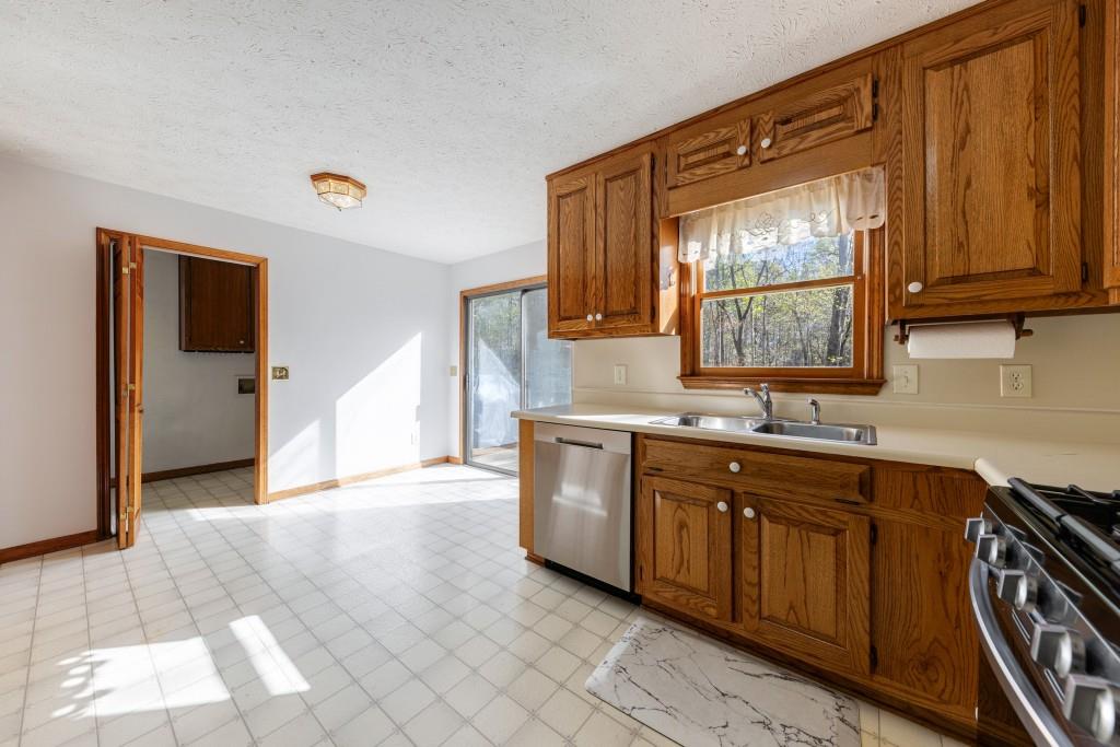 398 Hunters Court