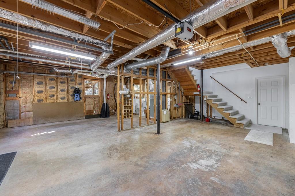 398 Hunters Court