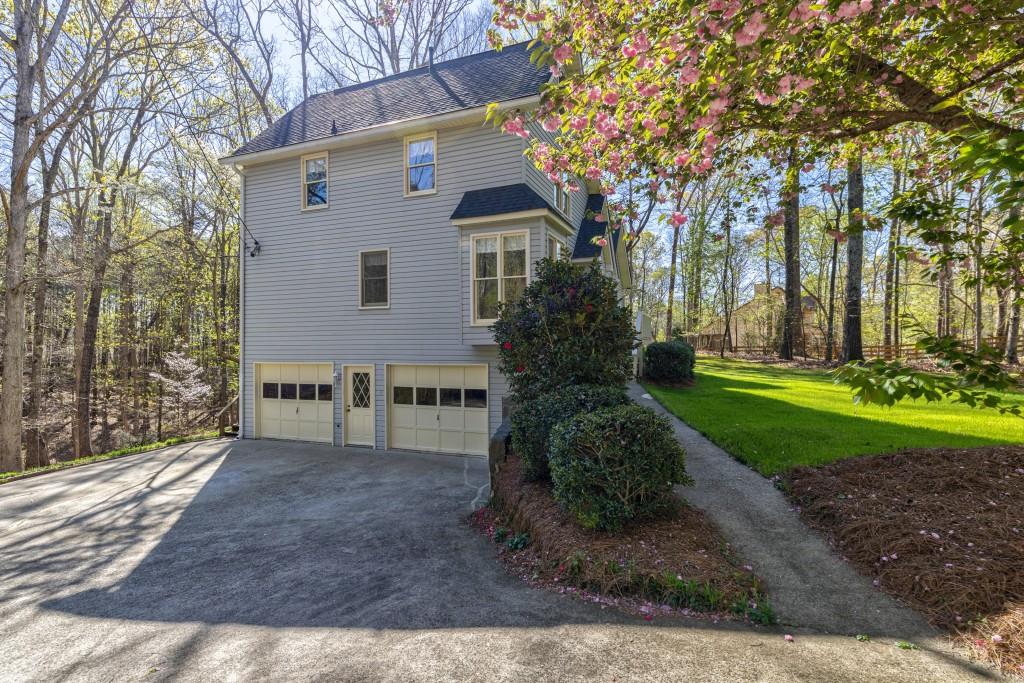 398 Hunters Court