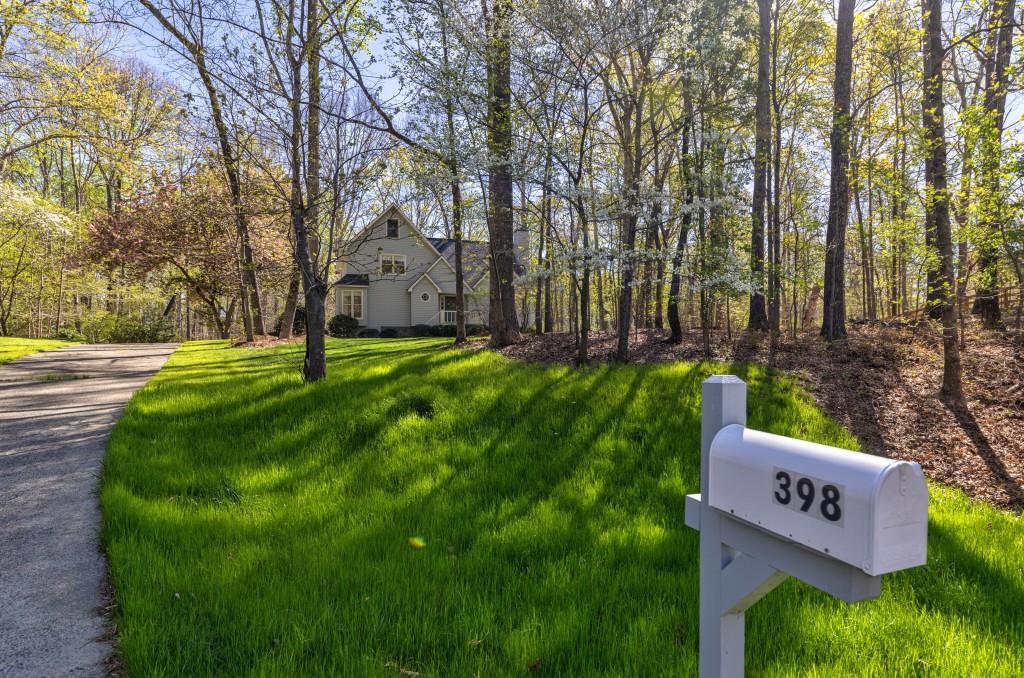 398 Hunters Court