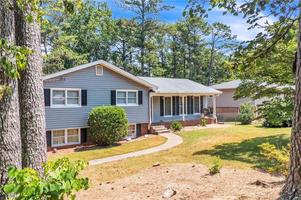 2035 Mozelle Drive