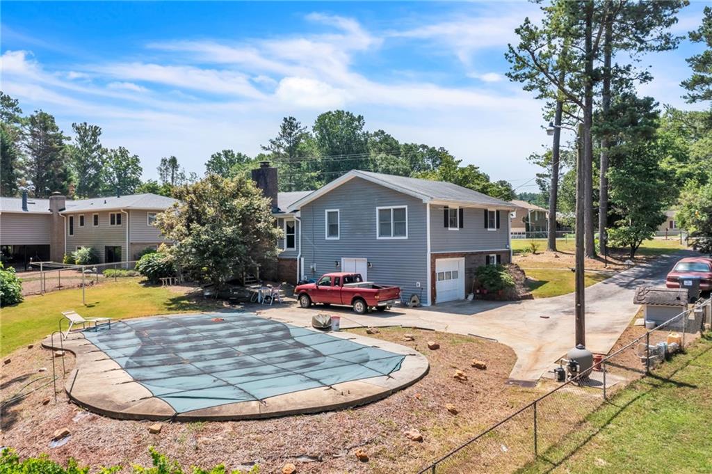 2035 Mozelle Drive