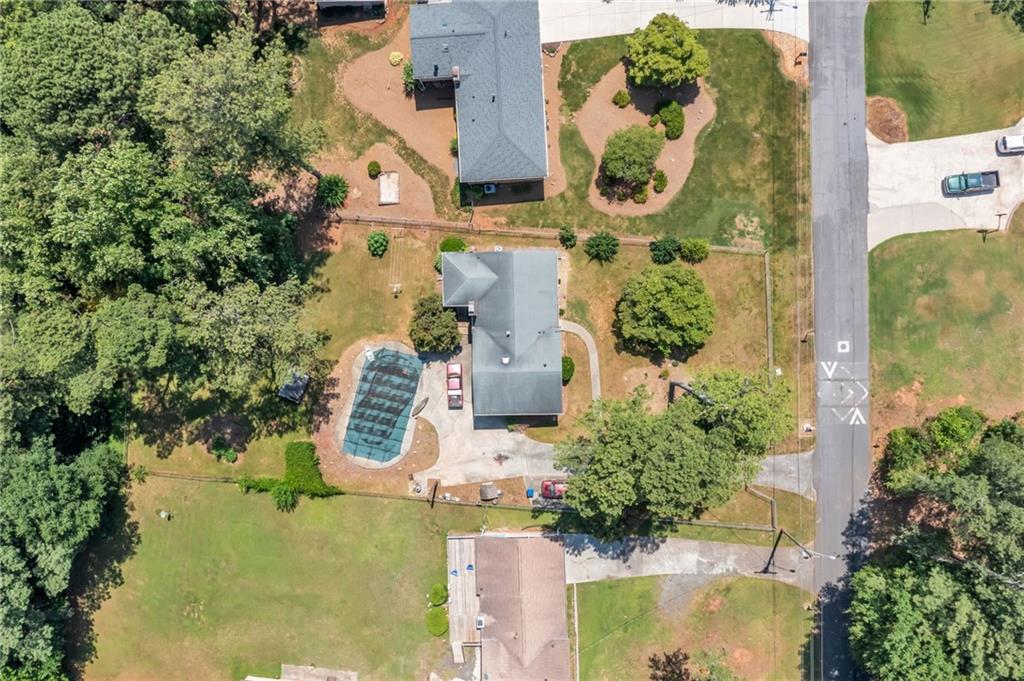 2035 Mozelle Drive