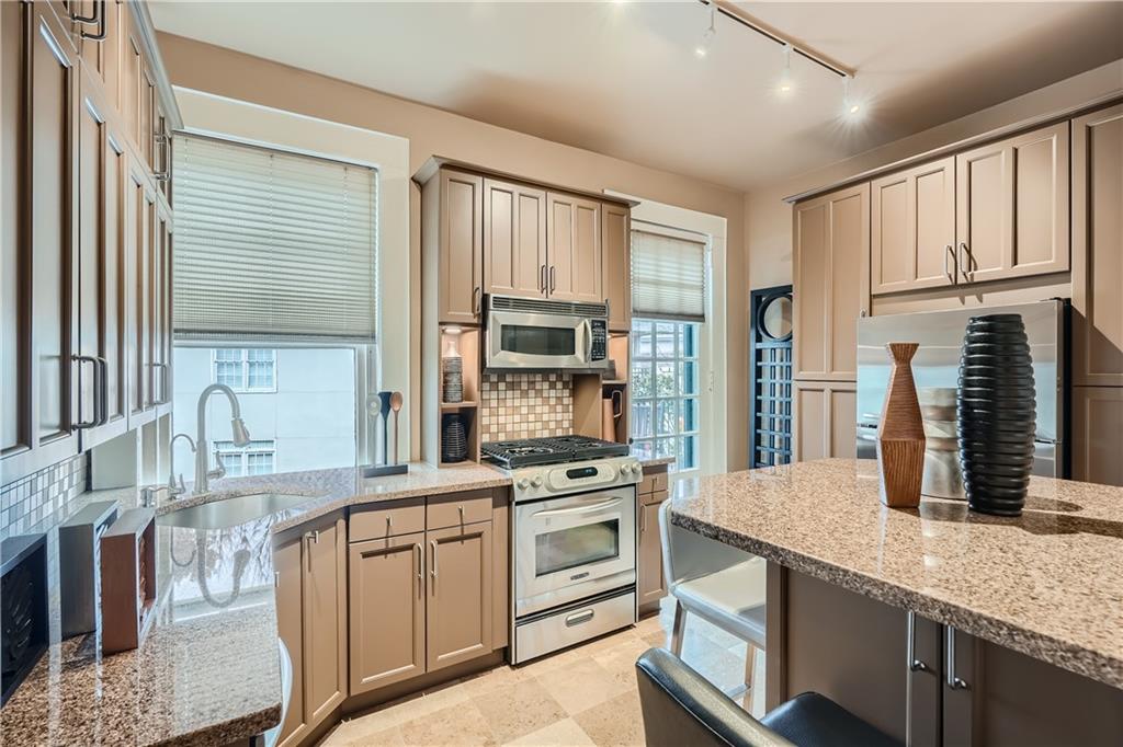 124 Lafayette Drive NE Unit 6