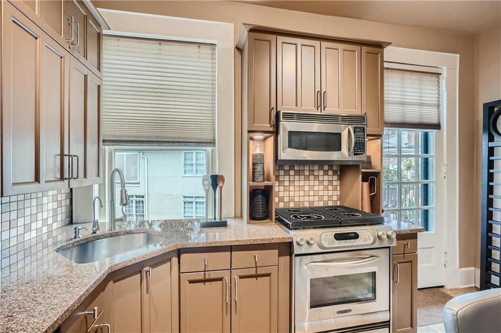 124 Lafayette Drive NE Unit 6