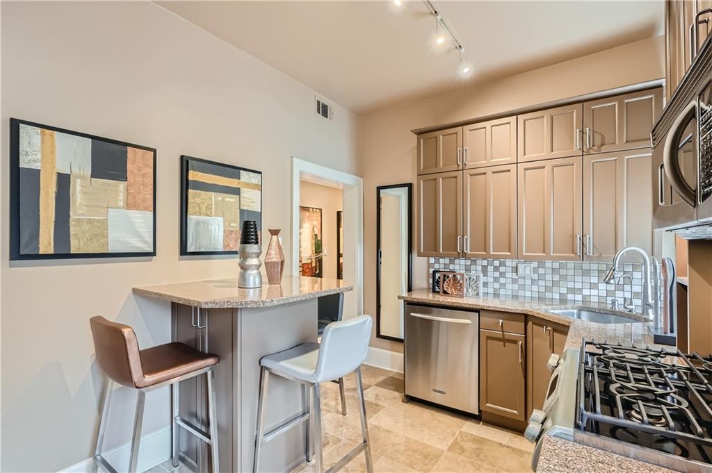 124 Lafayette Drive NE Unit 6