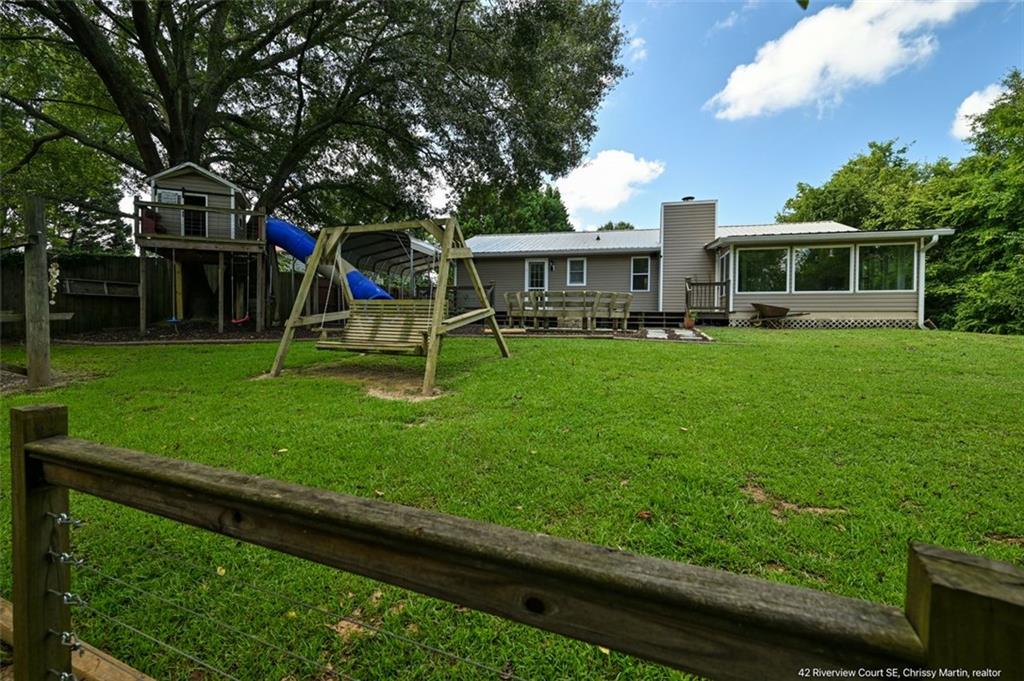 42 RIVERVIEW Court SE