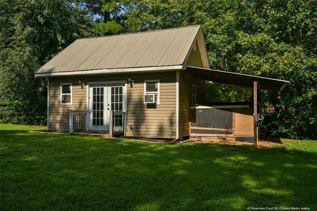 42 RIVERVIEW Court SE