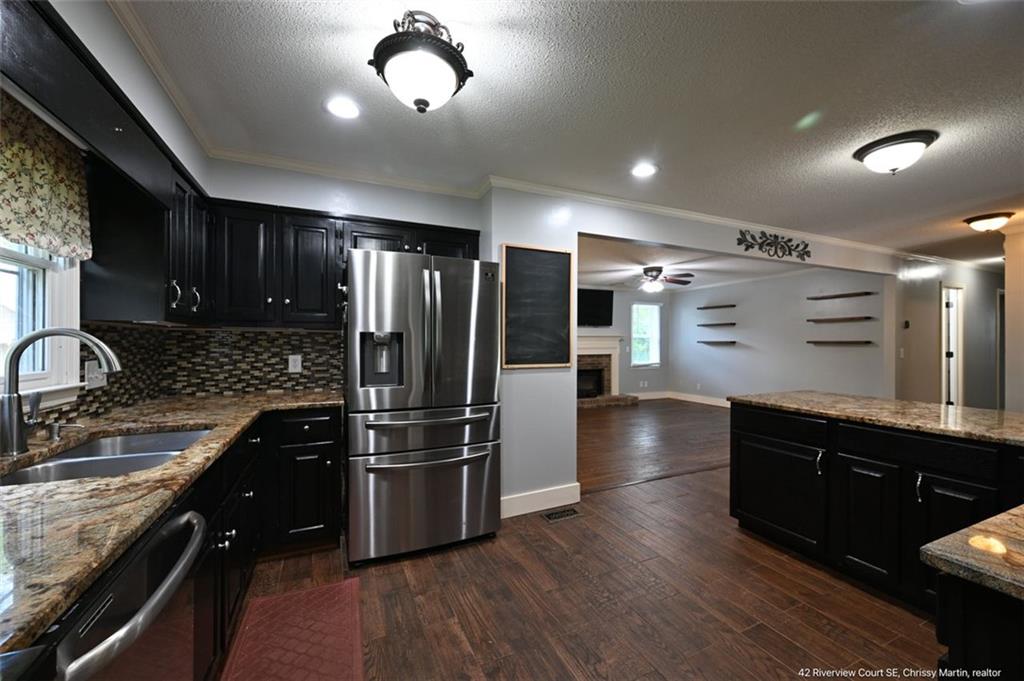 42 RIVERVIEW Court SE