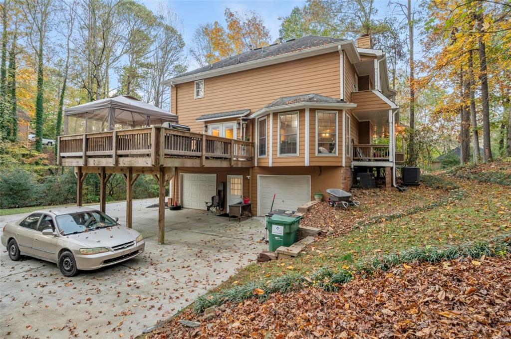 605 WENTWORTH Drive NW