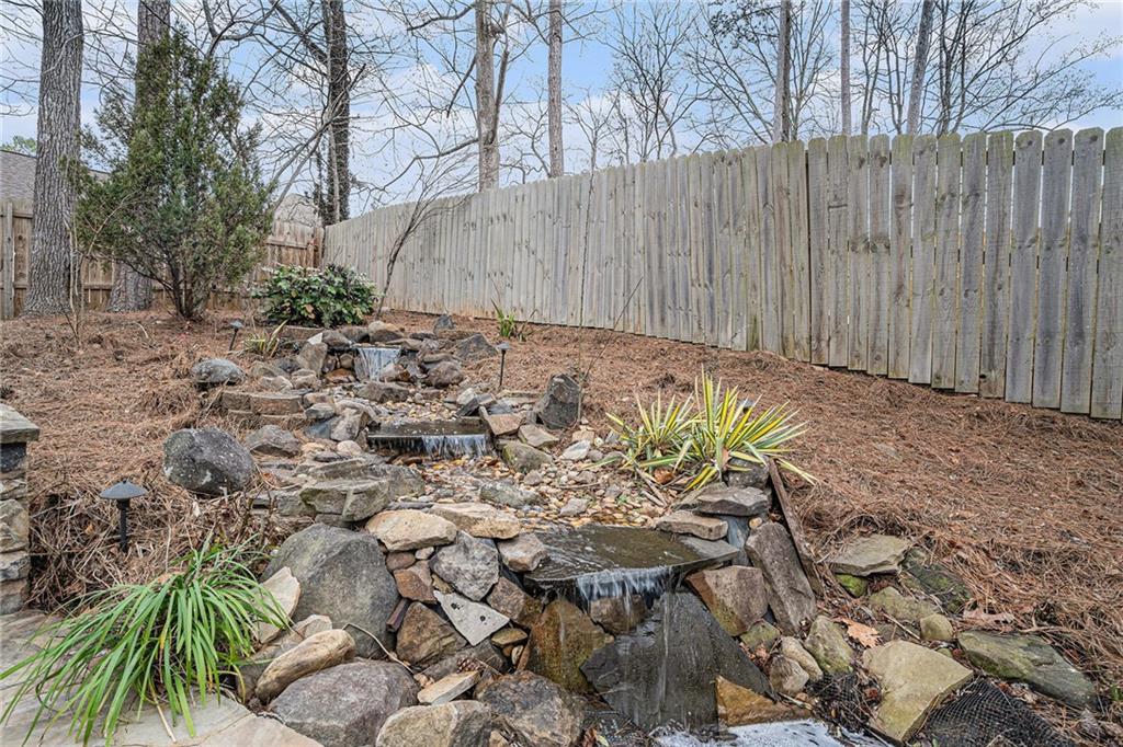 910 Litchfield Place