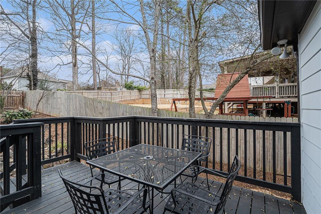 910 Litchfield Place
