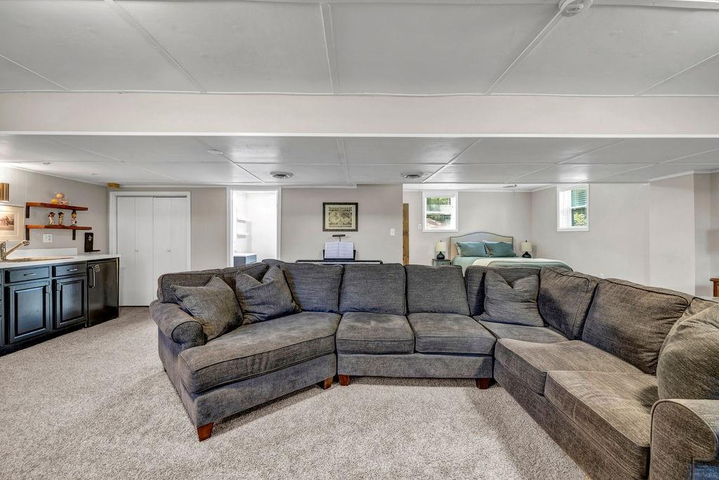 2396 Midvale Circle