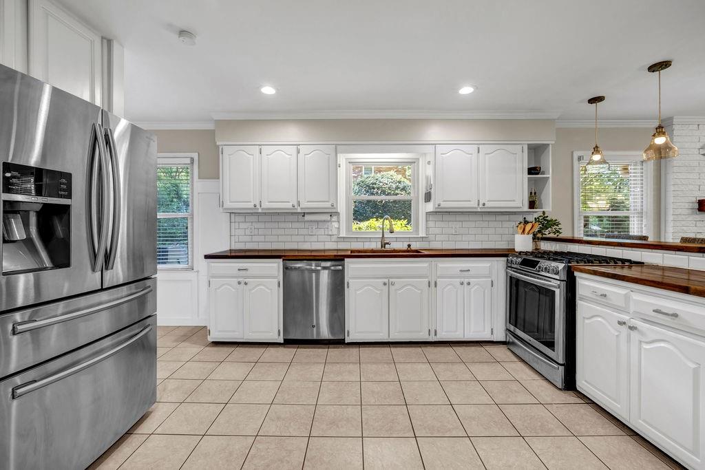 2396 Midvale Circle