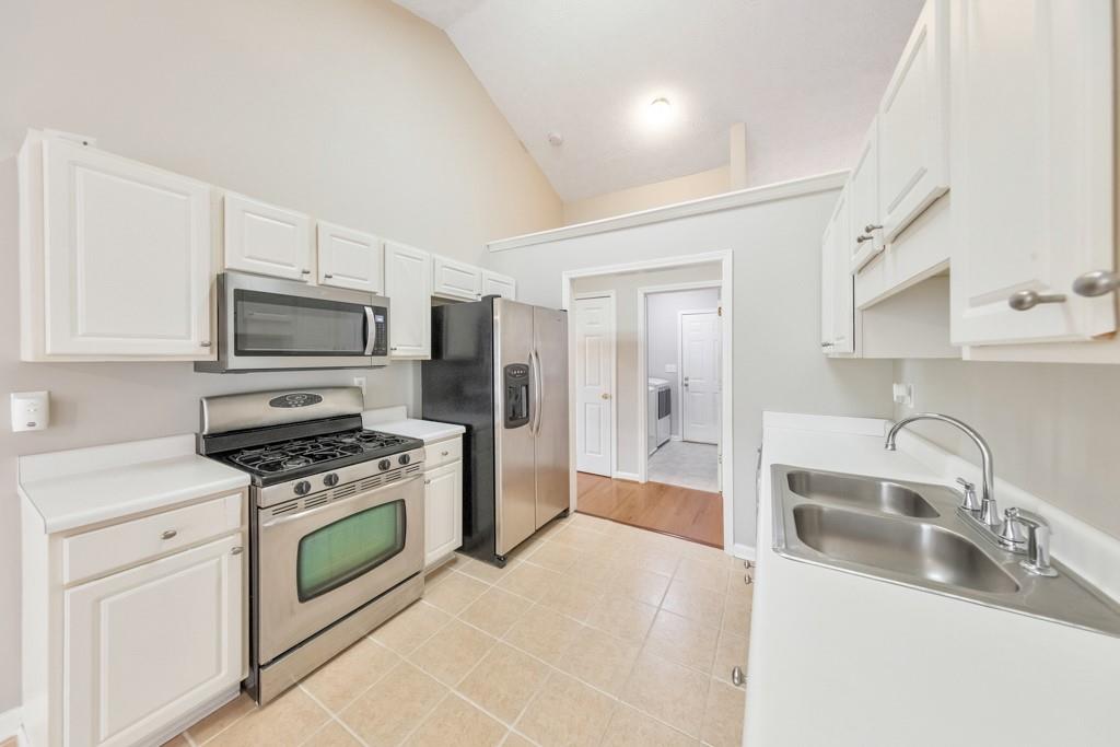 868 Ashley Crossing Lane