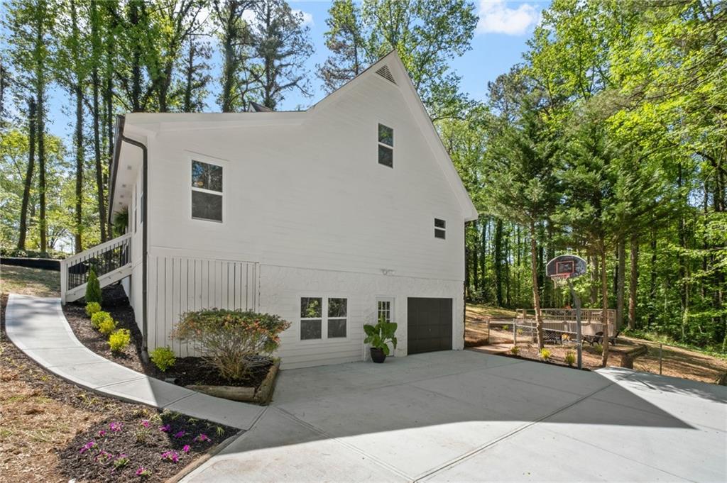 217 Holly Creek Way