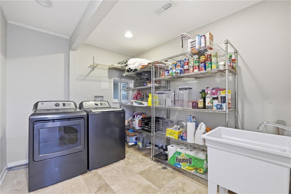 9785 La View Circle