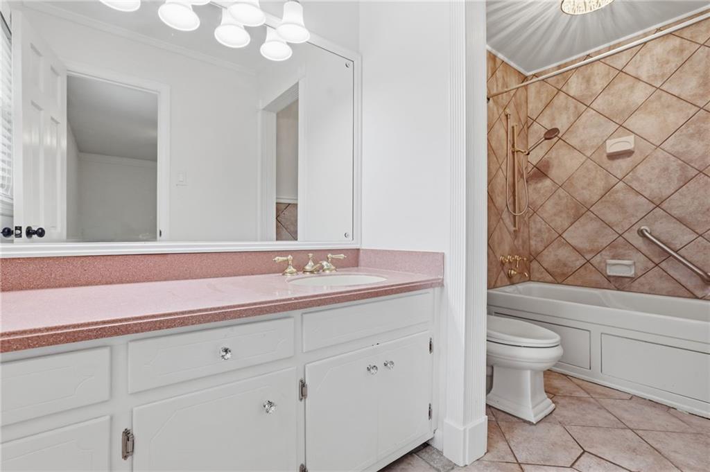 9785 La View Circle