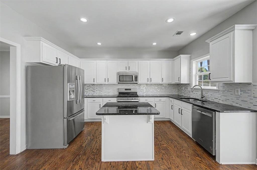 2219 Rosemoore Walk