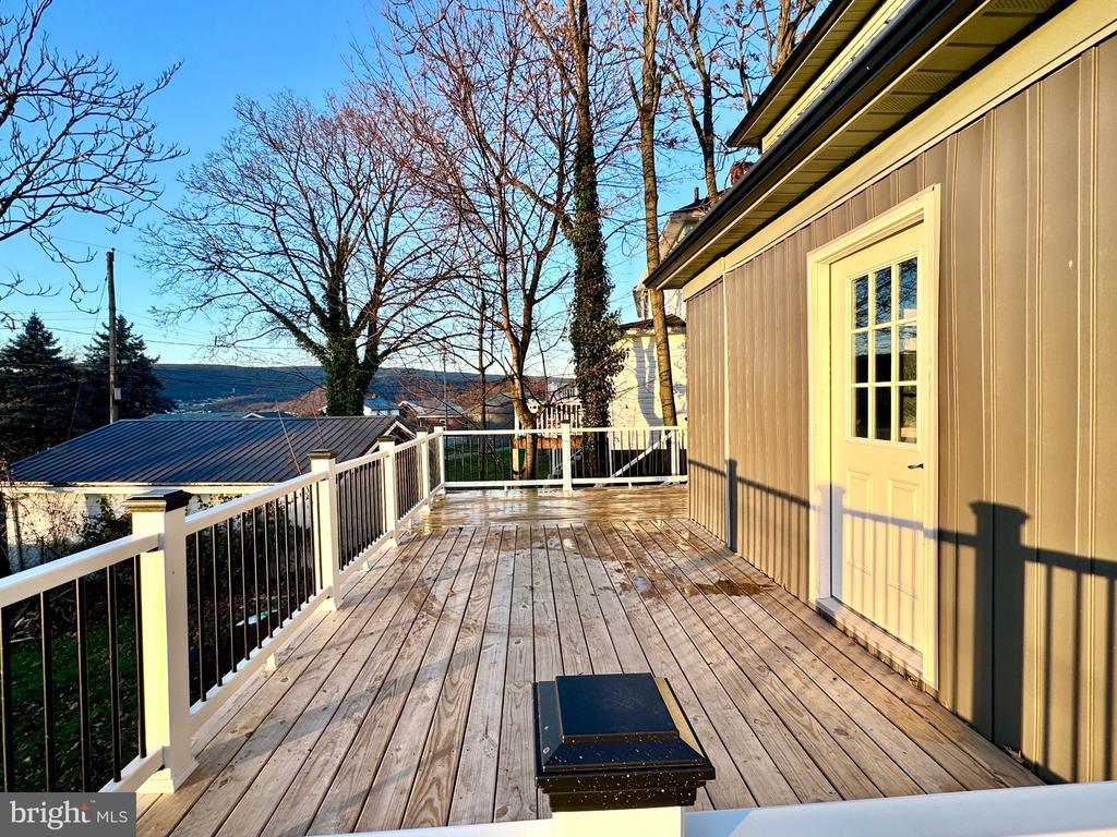 713 HILL TOP DRIVE