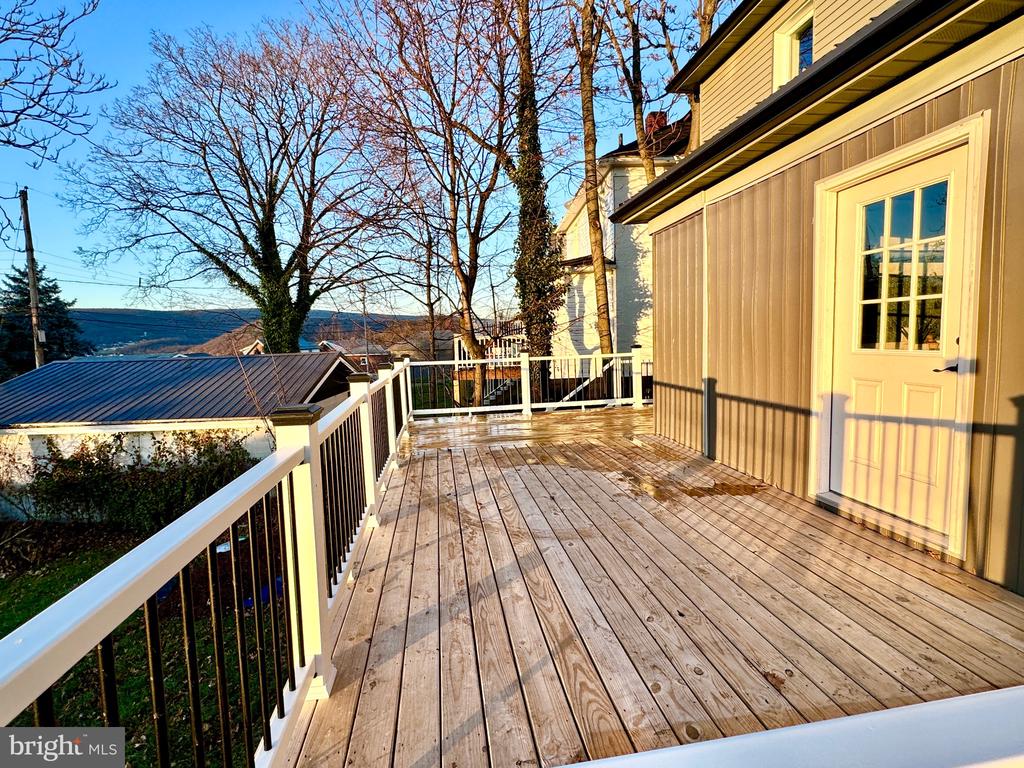 713 HILL TOP DRIVE