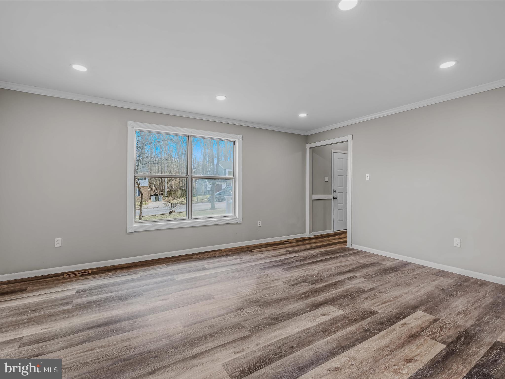 6 IRON BOLT COURT