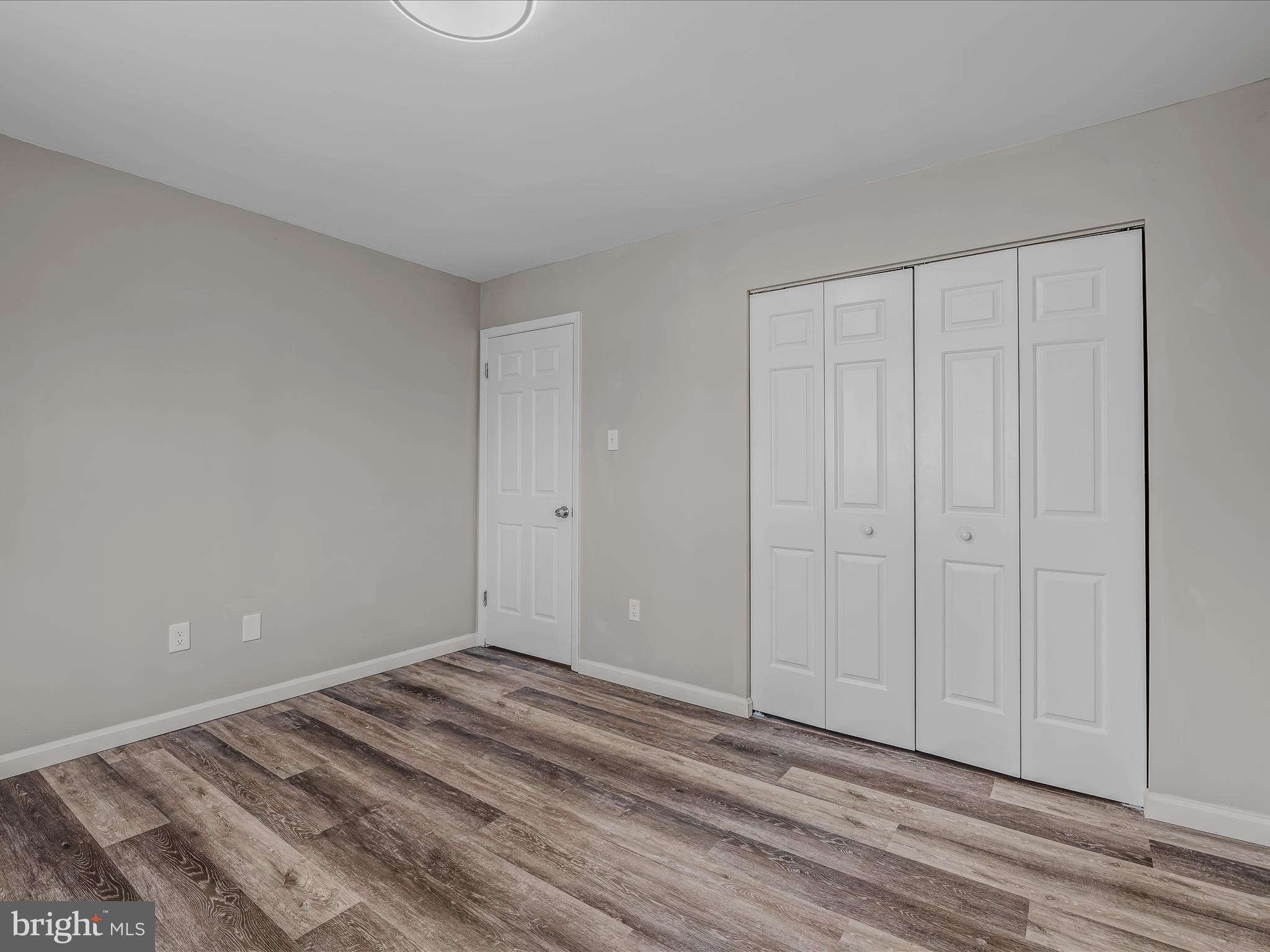 6 IRON BOLT COURT