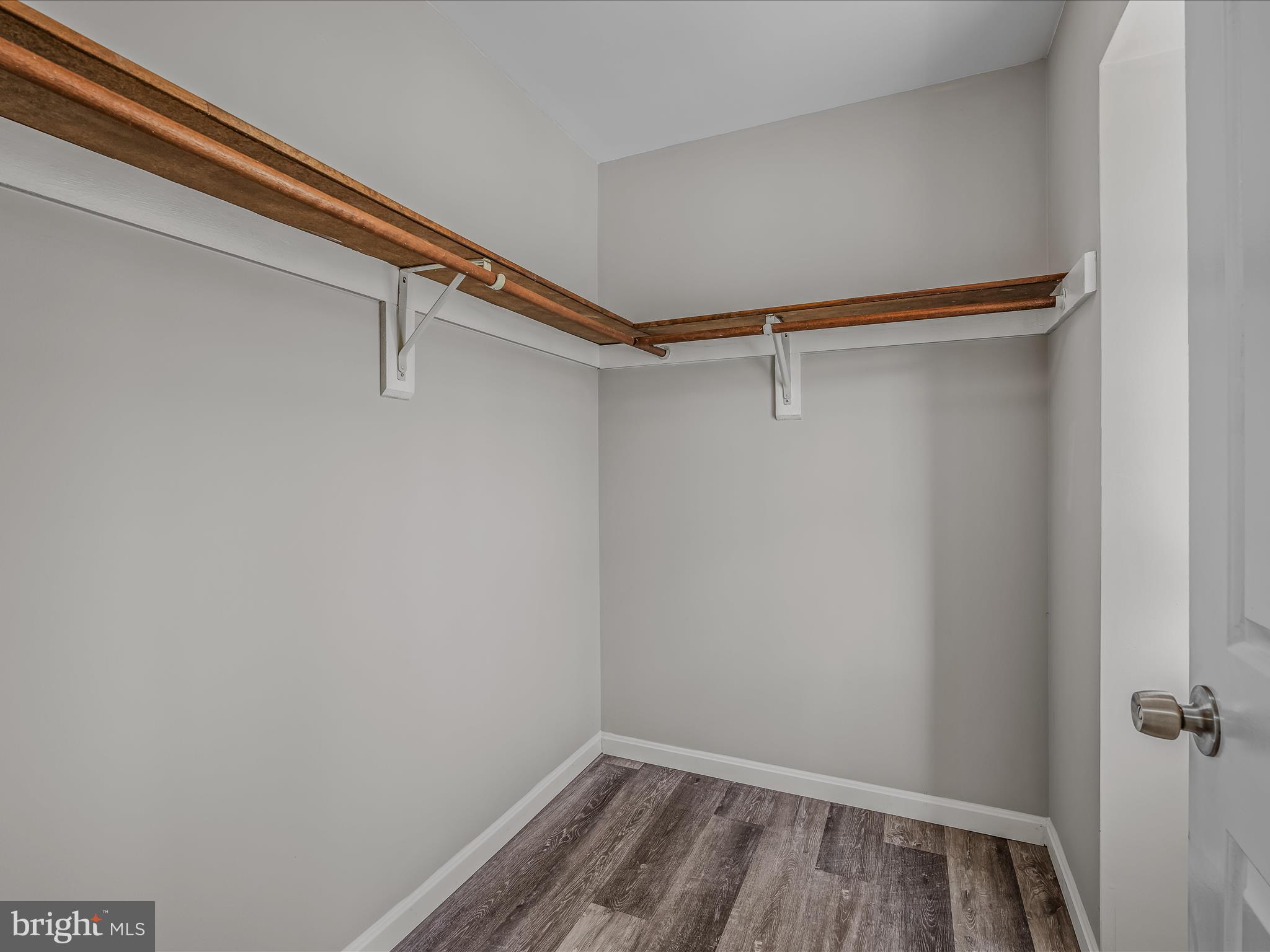 6 IRON BOLT COURT