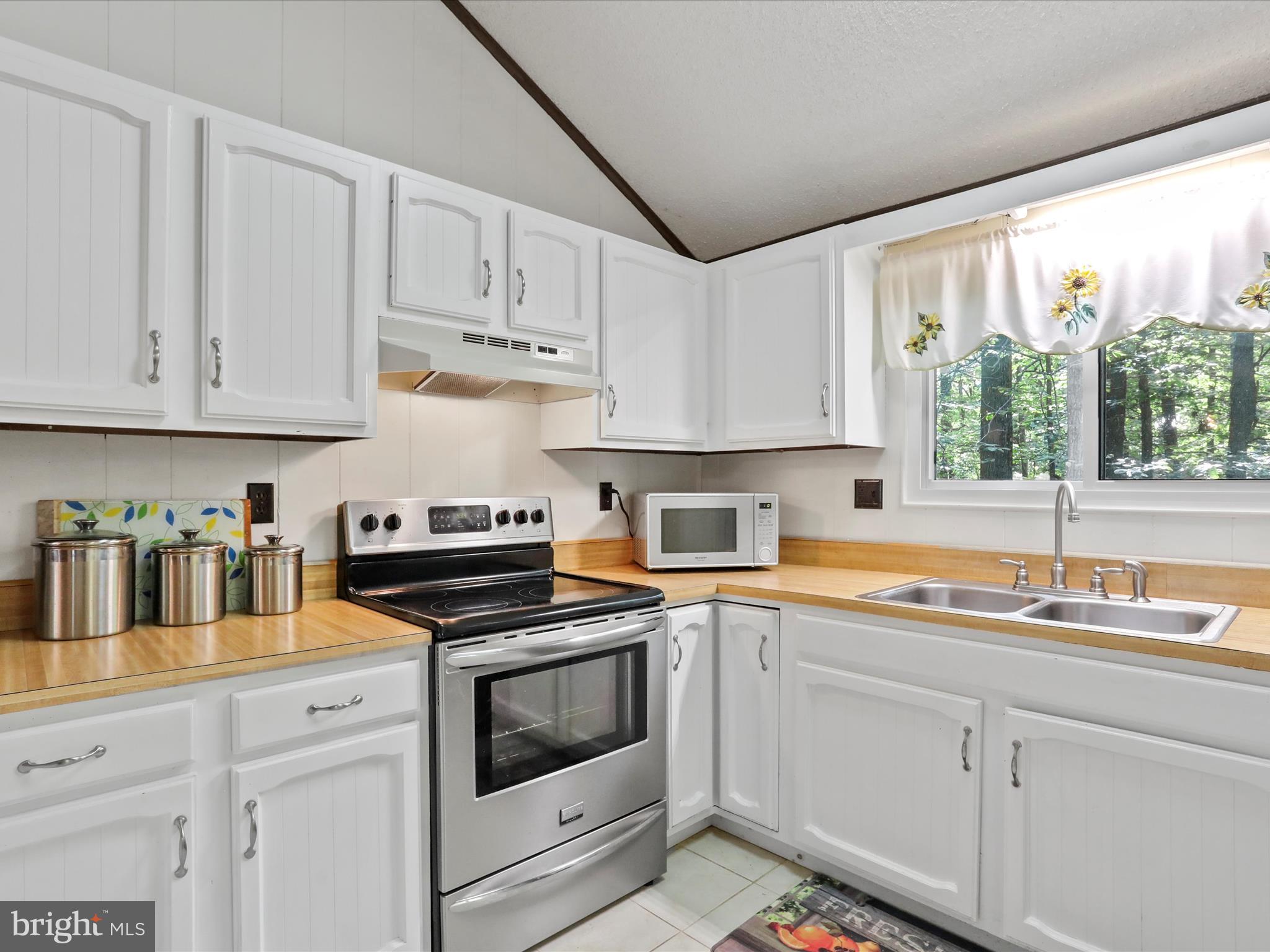 171 RUFFED GROUSE LANE