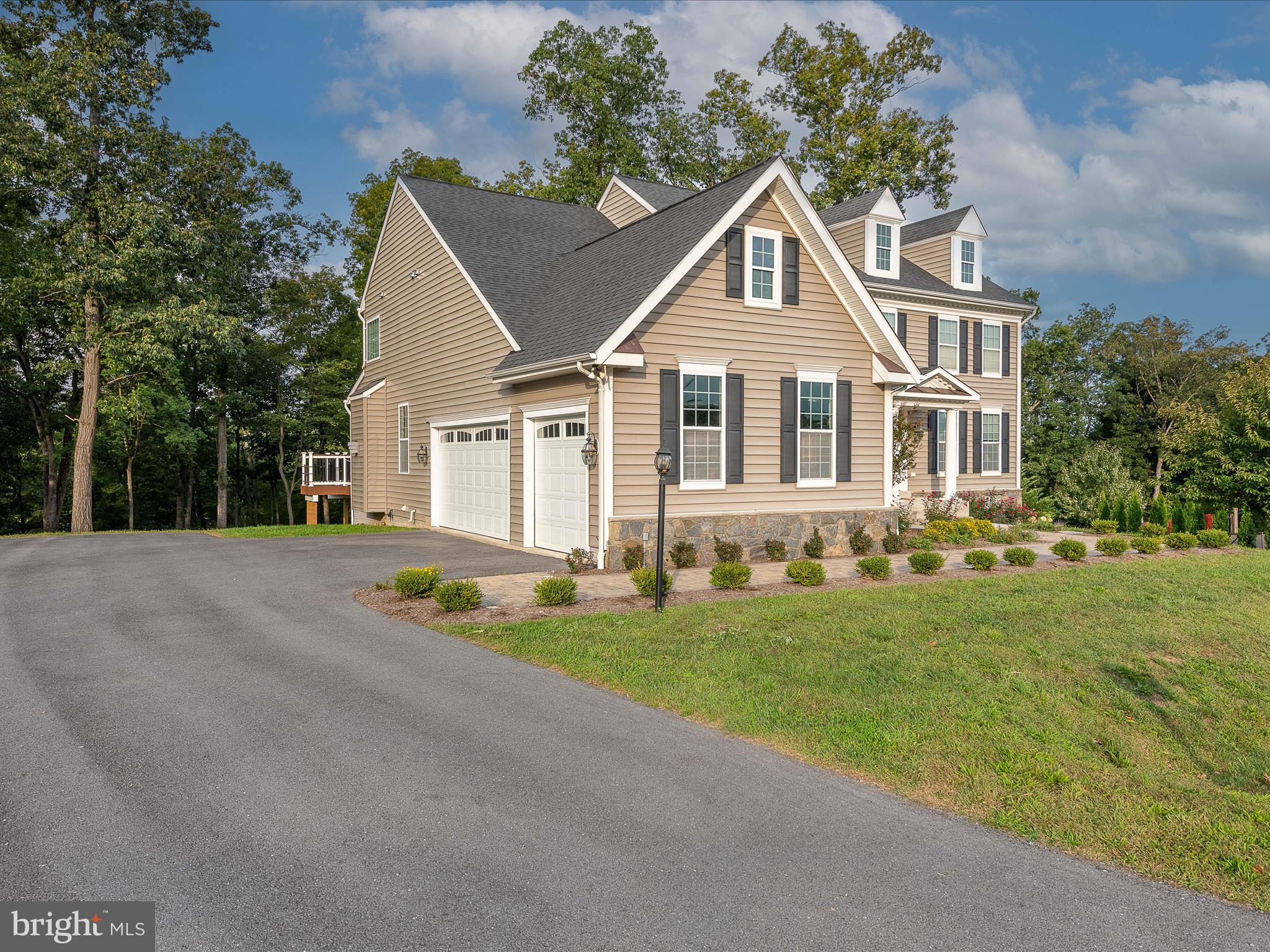 171 LACKAWANNA LANE