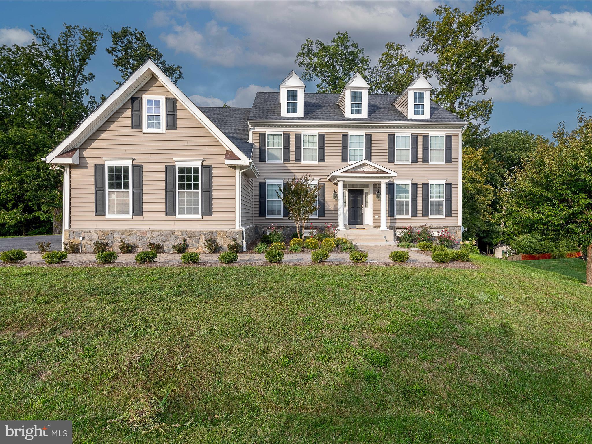 171 LACKAWANNA LANE